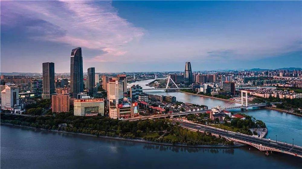 浙江致敬，领导与同胞共话发展新篇章